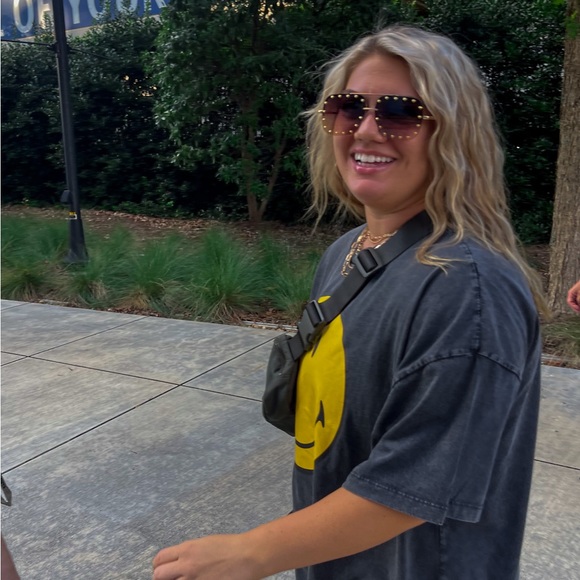 Meet your Posher, Tylor - Picture 2 of 7